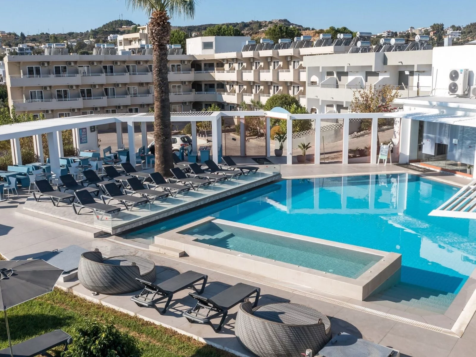 Hotel Hillside Studios and Apartments