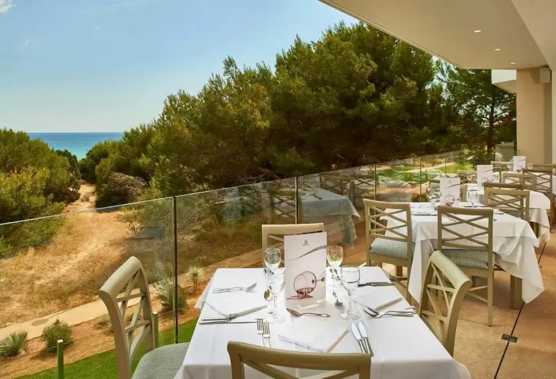 Plaża przy hotelu Hipotels Bahia Cala Millor