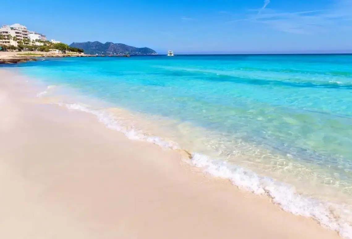 Plaża przy hotelu Hipotels Bahia Cala Millor