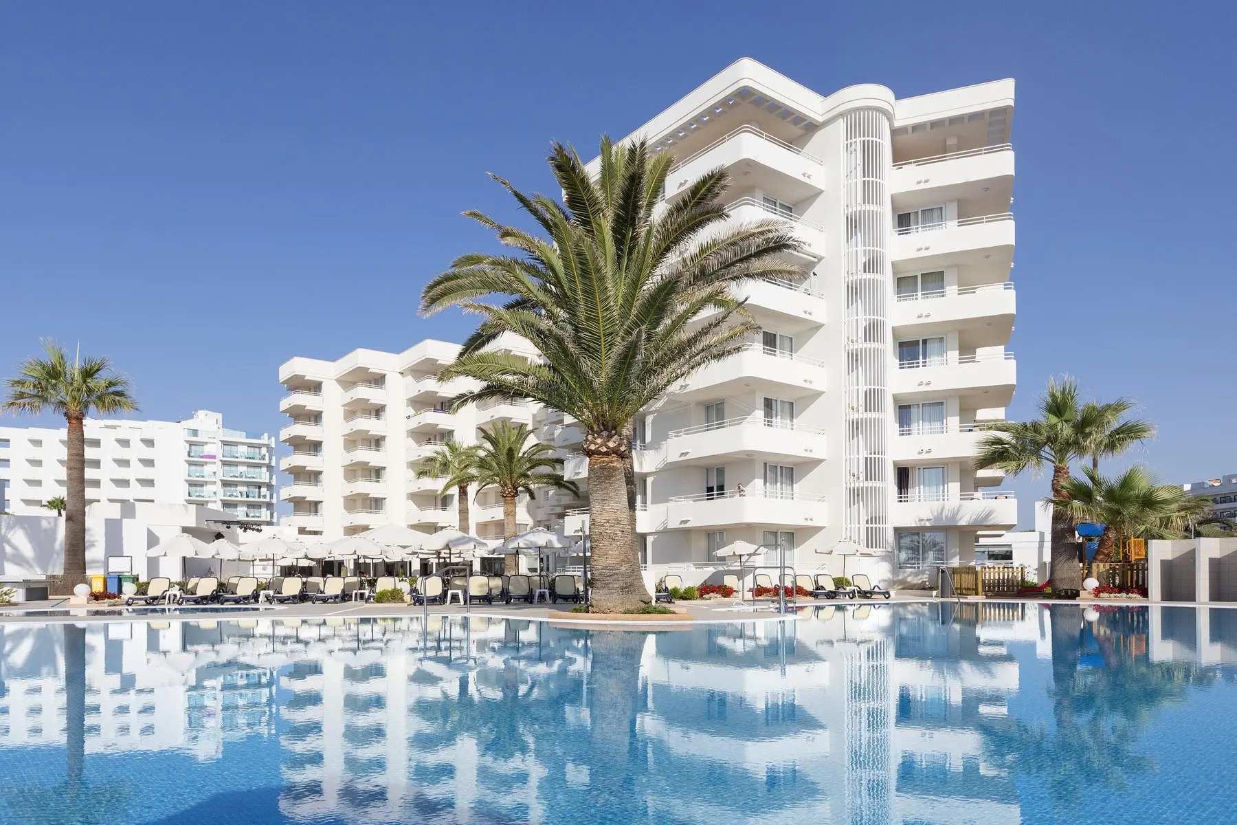 Basen w hotelu Hipotels Mercedes