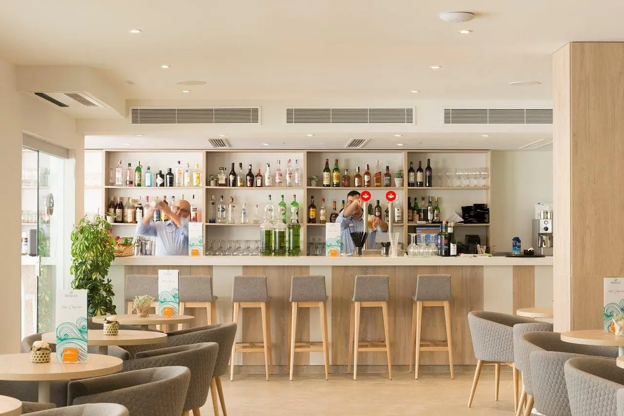 Restauracja i jedzenie w hotelu Hsm Linda Playa