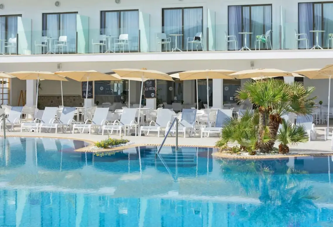 Basen w hotelu Hsm Regana