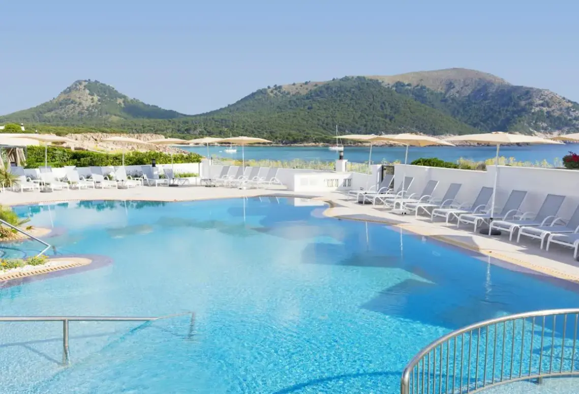 Basen w hotelu Hsm Regana