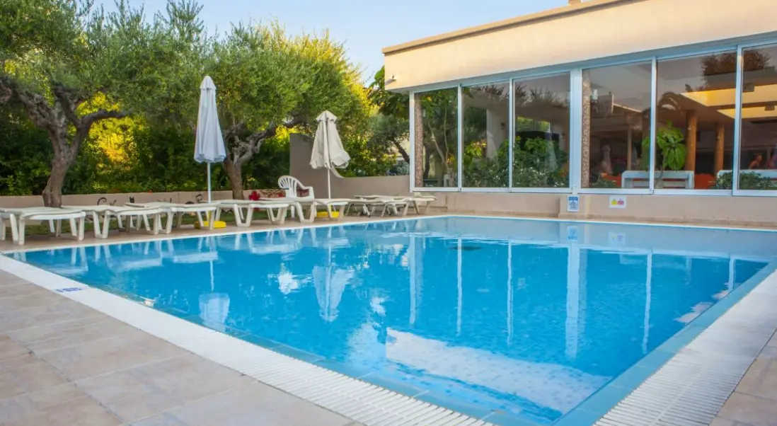 Basen w hotelu Ialyssos Bay