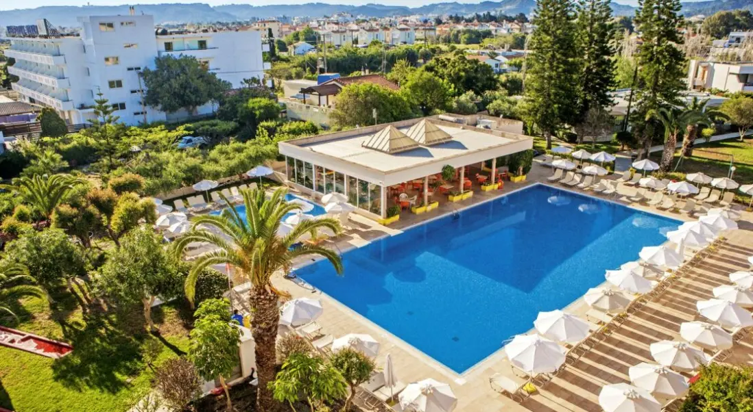 Basen w hotelu Ialyssos Bay