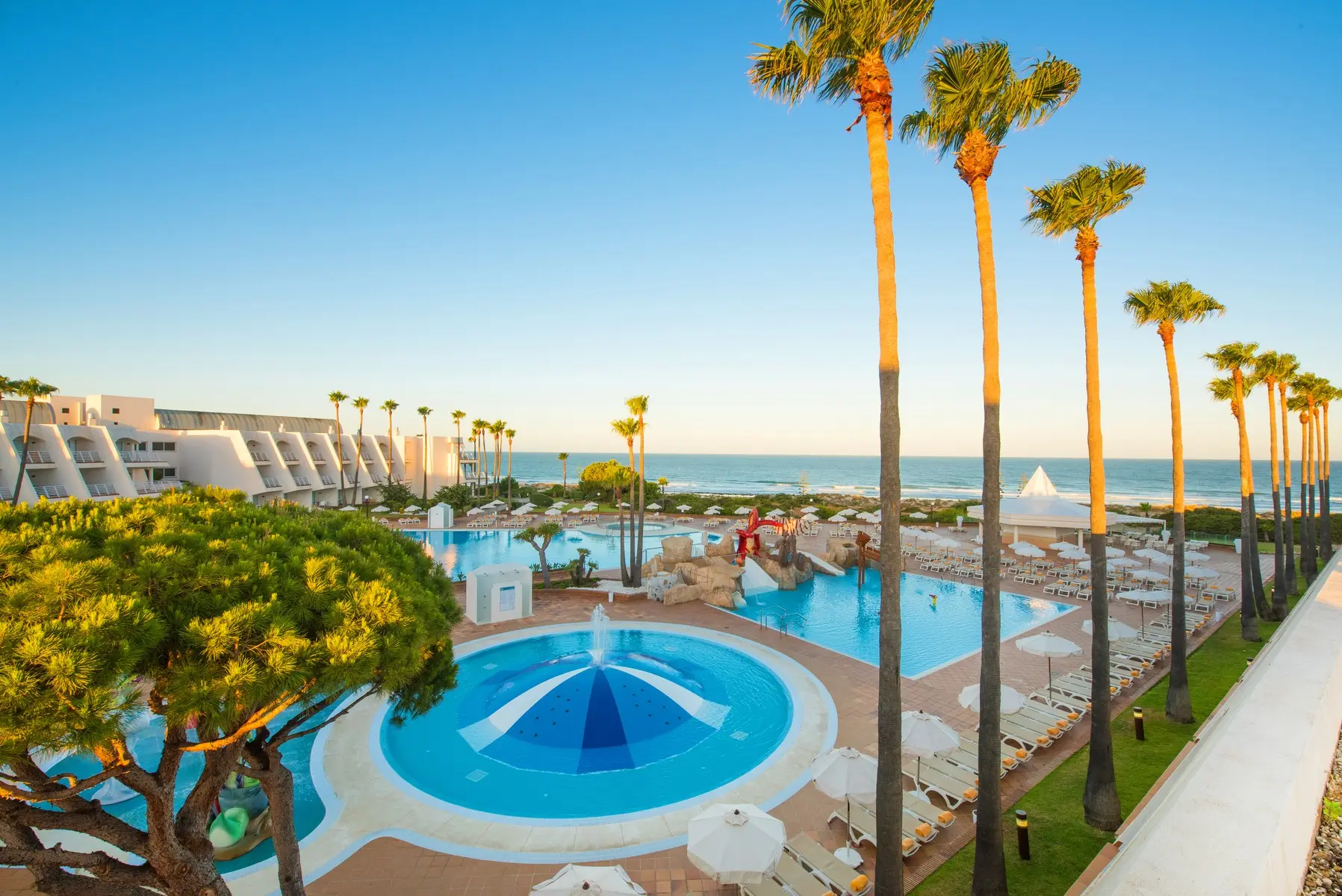 Iberostar Waves Alcudia Park — IBEROSTAR WAVES ROYAL ANDALUS