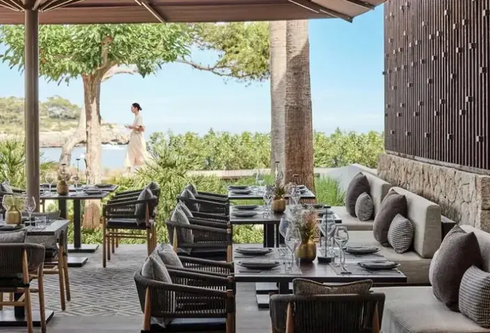Plaża przy hotelu Ikos Porto Petro