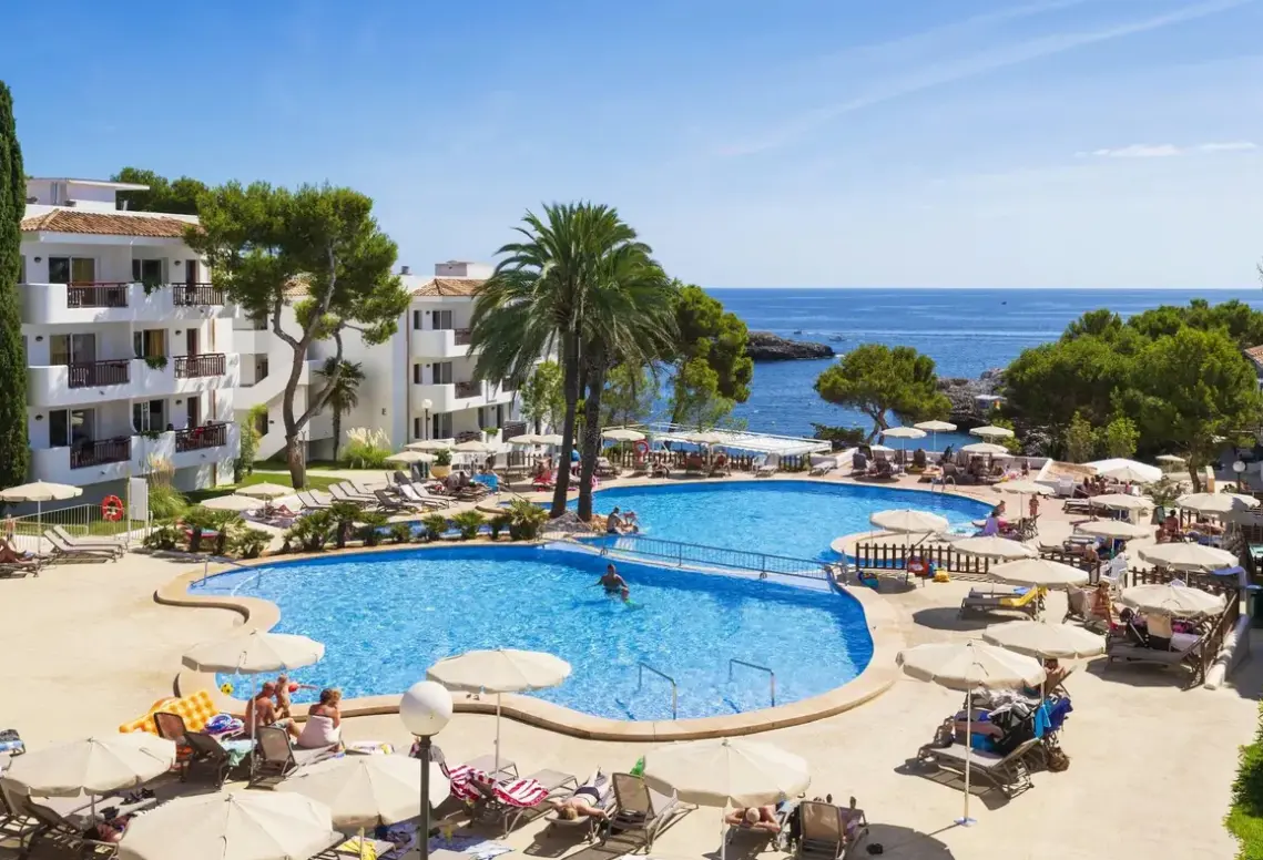 Basen w hotelu Inturotel Cala Azul