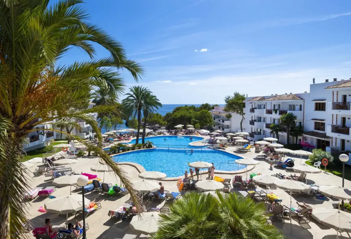Basen w hotelu Inturotel Cala Azul