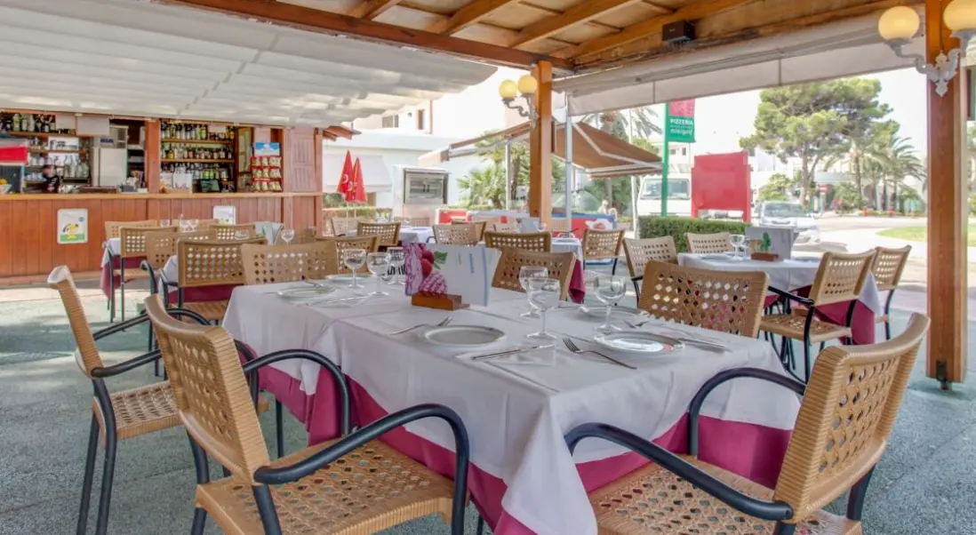 Restauracja i jedzenie w hotelu Inturotel Esmeralda Park