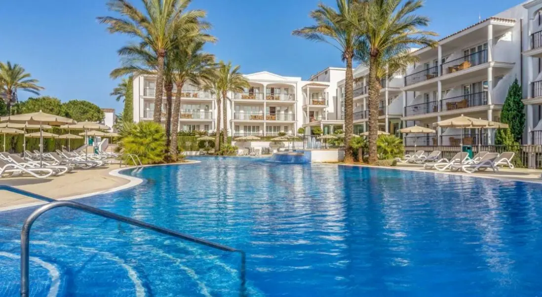 Basen w hotelu Inturotel Sa Marina