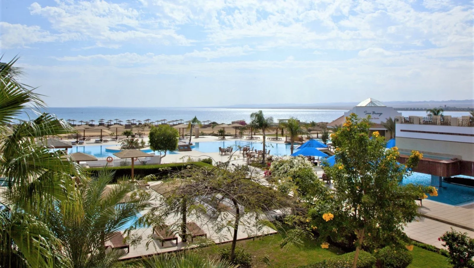 Hotel Lahami Bay Beach Resort & Gardens