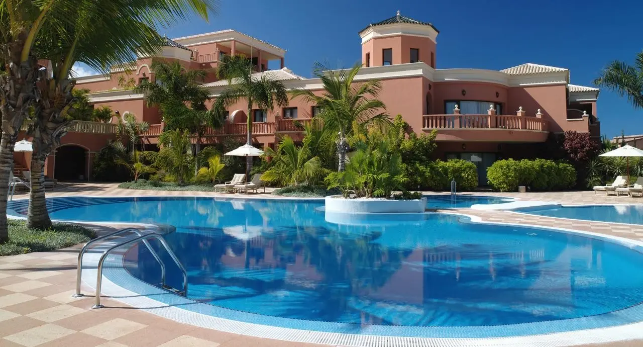 Basen w hotelu Las Madrigueras