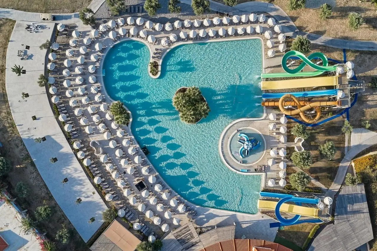 Basen w hotelu Lindos Imperial Resort & Spa