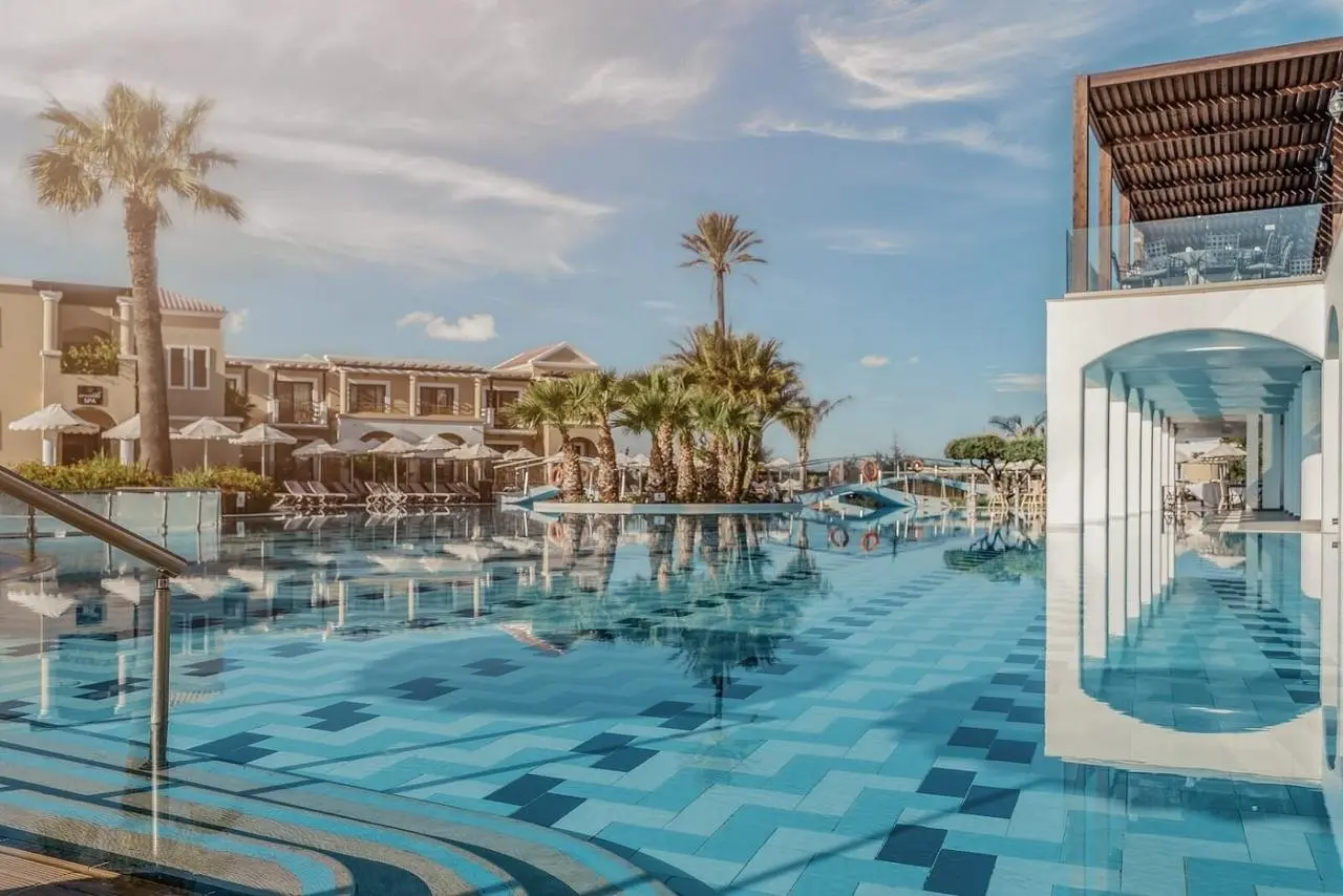 Basen w hotelu Lindos Imperial Resort & Spa