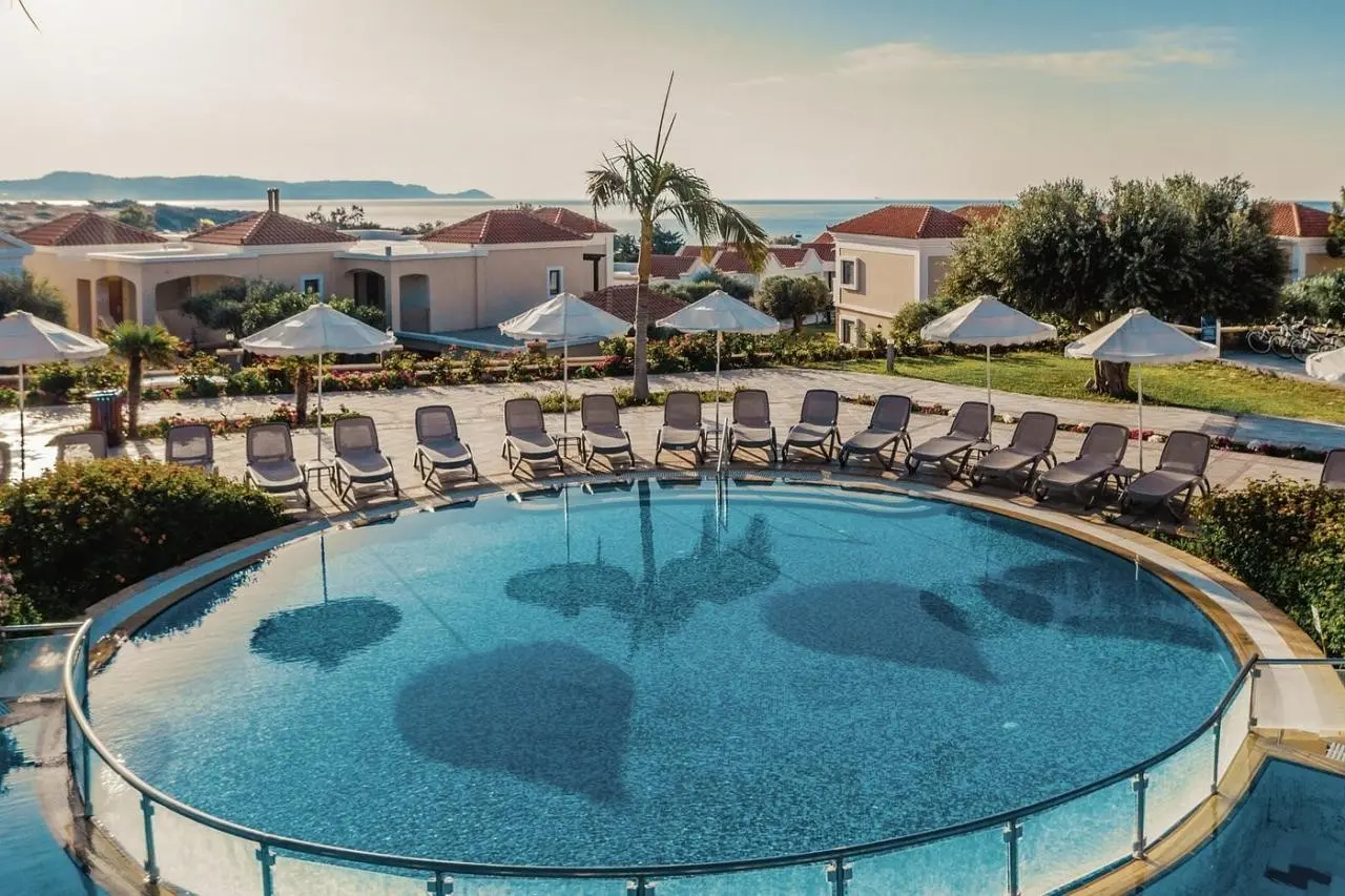 Basen w hotelu Lindos Imperial Resort & Spa