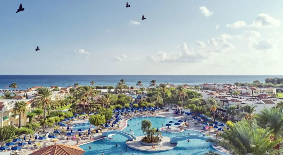 Basen w hotelu Lindos Princess Beach