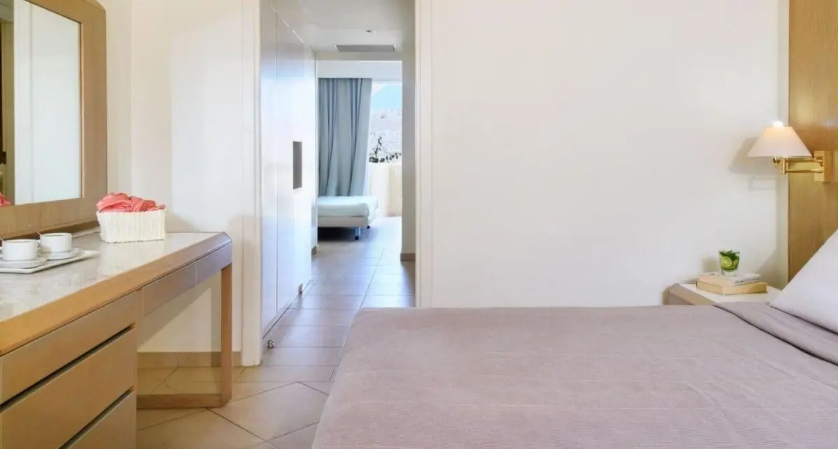 Łazienka w pokoju hotelu Lindos Royal
