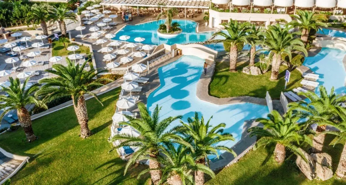 Basen w hotelu Lindos Royal