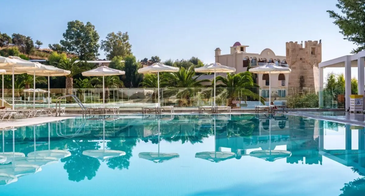 Basen w hotelu Lindos Royal