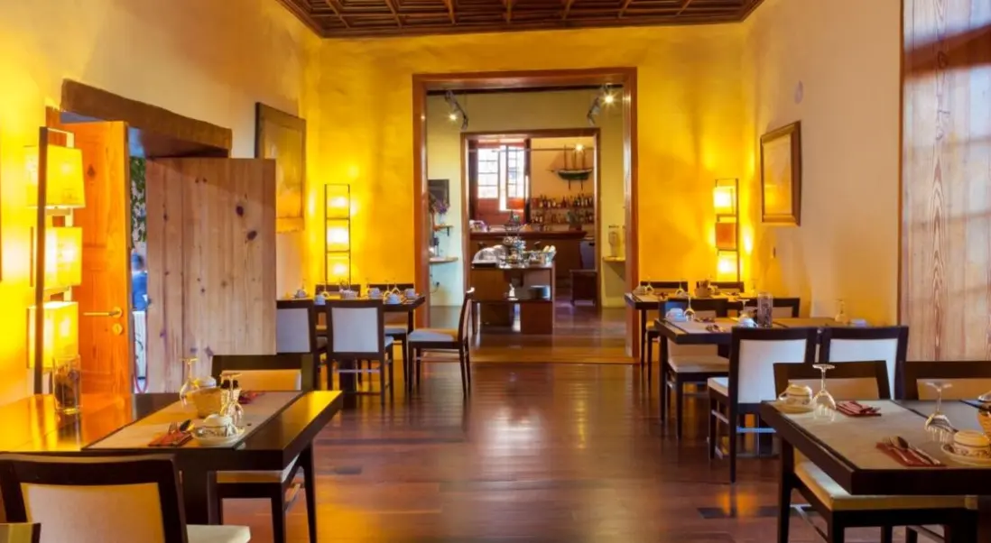 Restauracja i jedzenie w hotelu Livvo La Quinta Roja