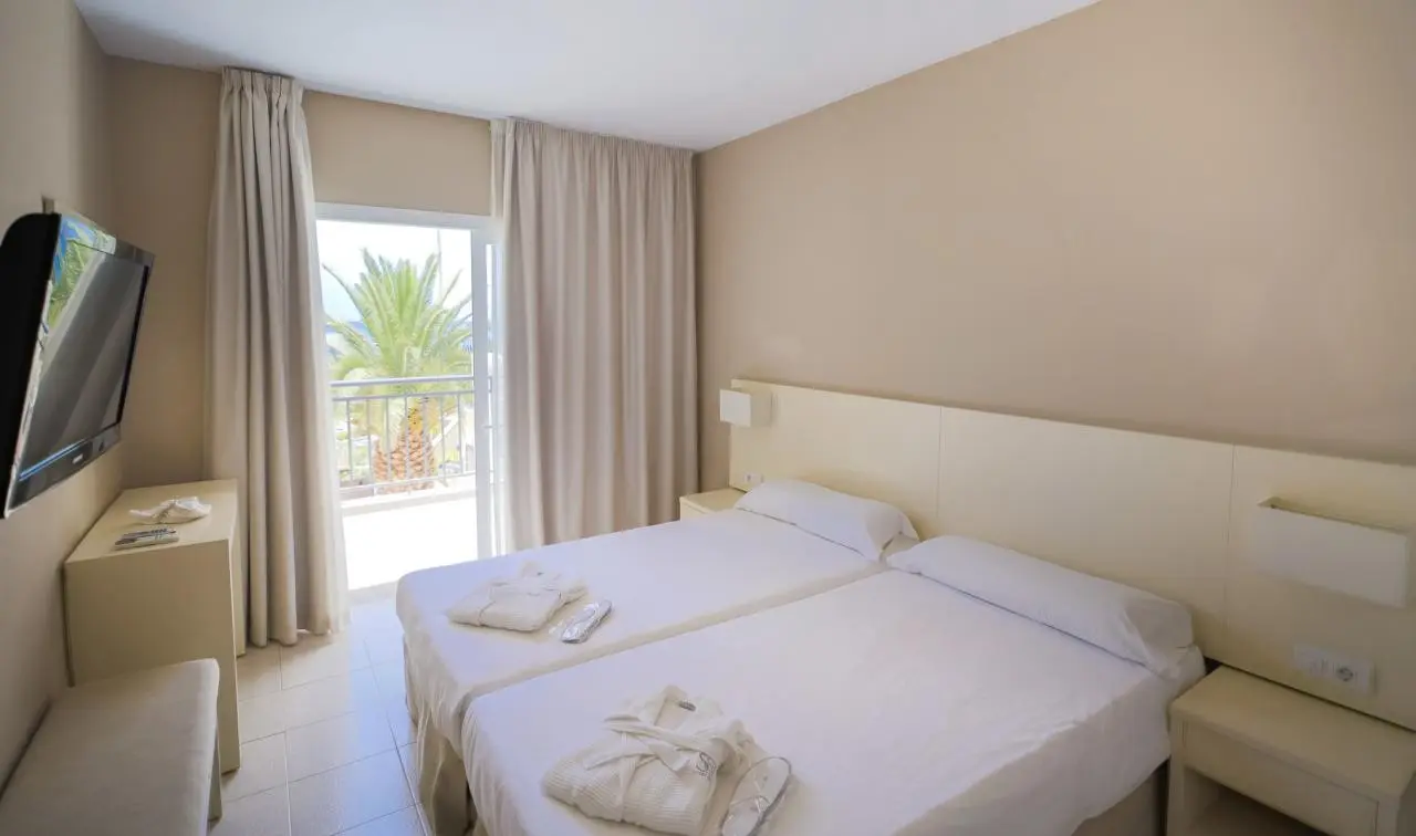 Pokój w hotelu Los Olivos Beach Resort
