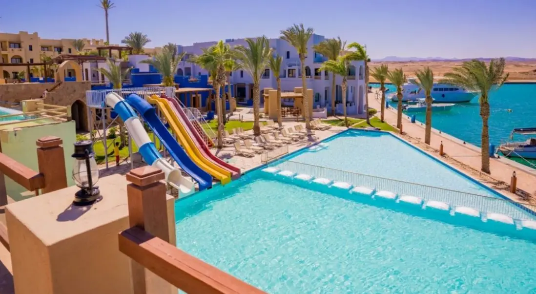 Basen w hotelu Marina Lodge at Port Ghalib