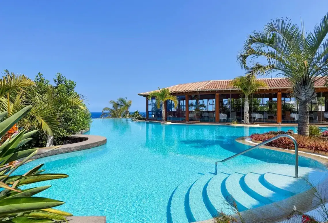 Basen w hotelu Meliá Hacienda del Conde