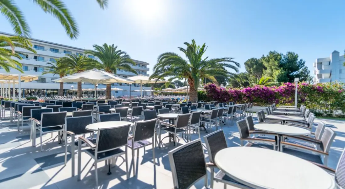 Restauracja i jedzenie w hotelu Millor Sol