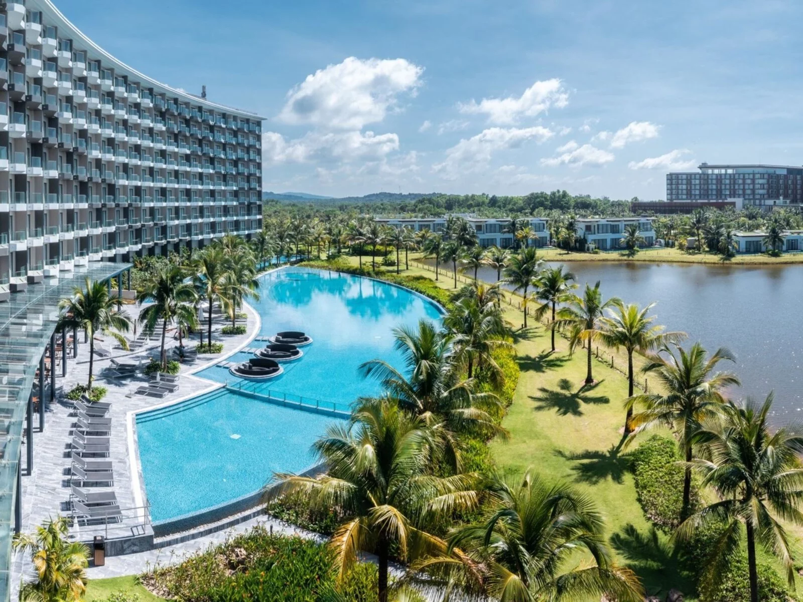 Hotel Mövenpick Resort Waverly Phu Quoc