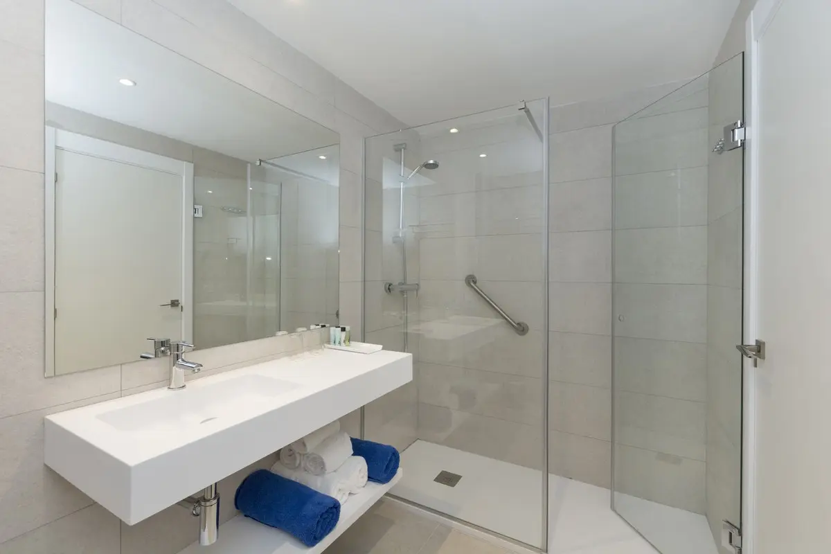 Ona Palmira Paguera — ONA PALMIRA PAGUERA