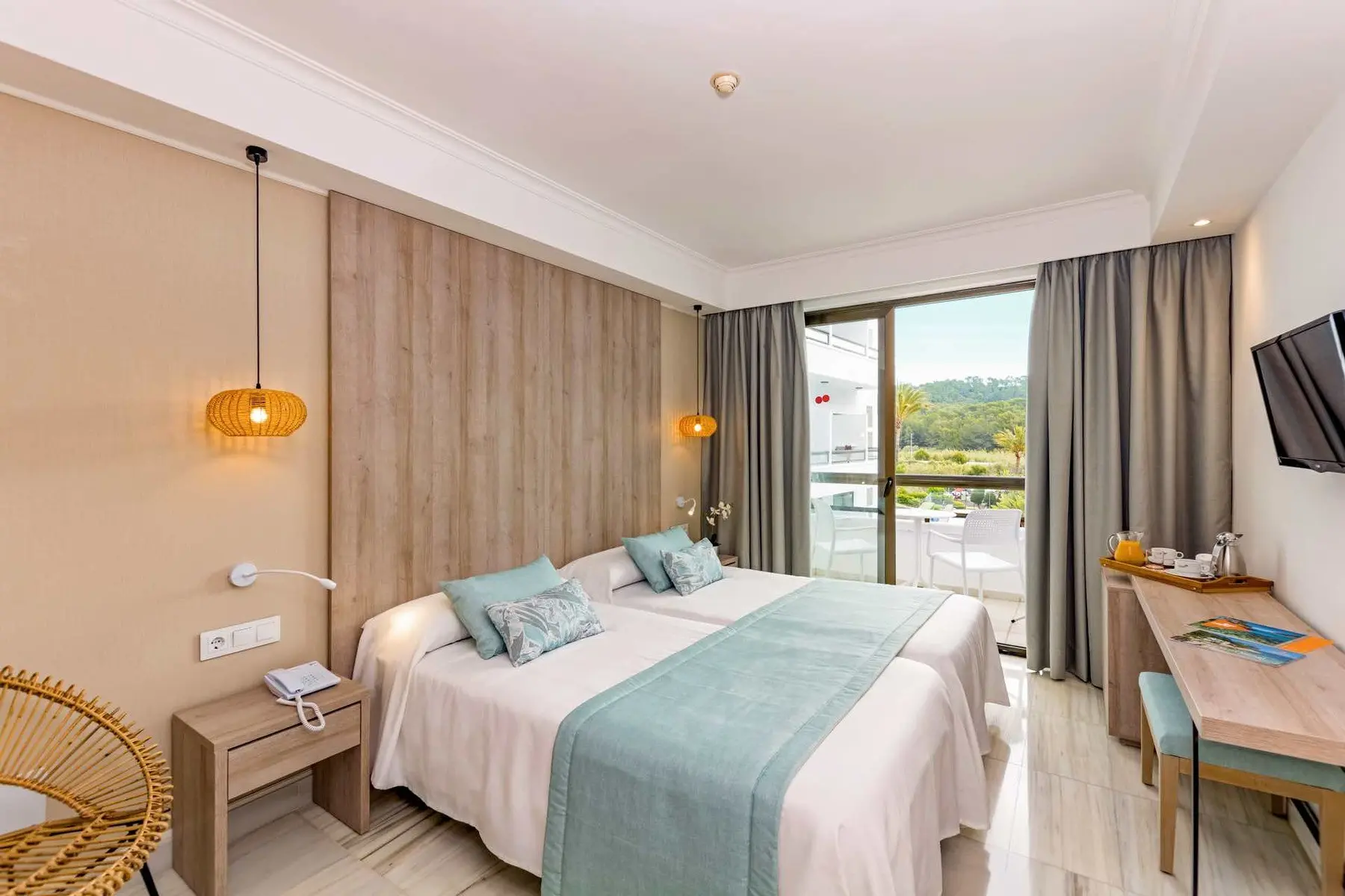 Ona Palmira Paguera — ONA PALMIRA PAGUERA