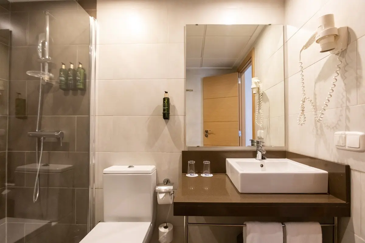 Ona Palmira Paguera — ONA PALMIRA PAGUERA