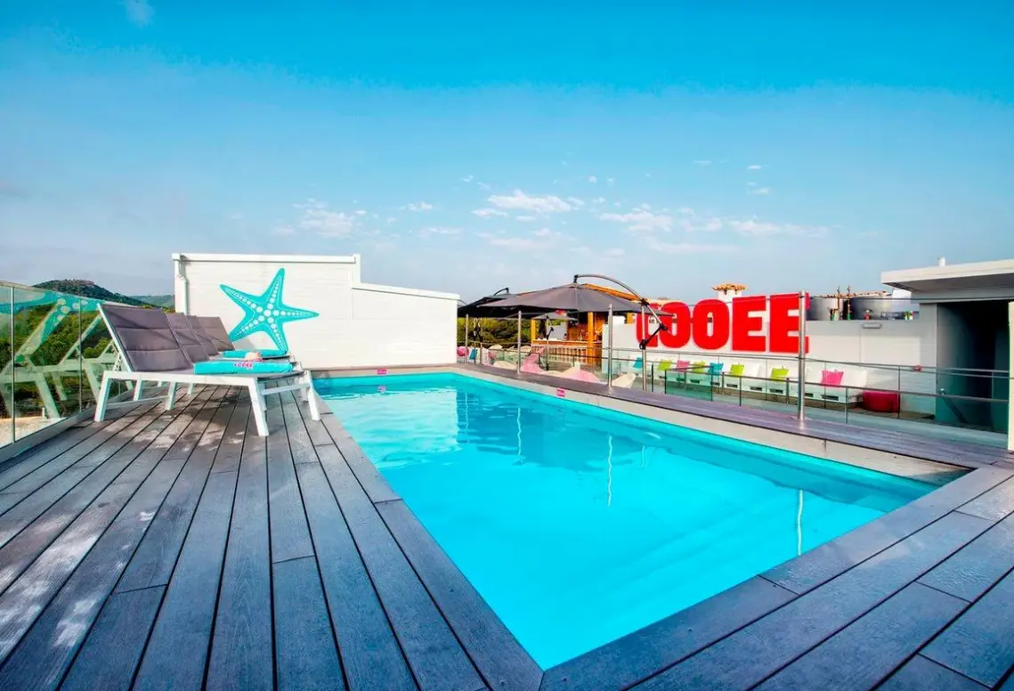 Basen w hotelu Onmood Cala Ratjada by PortBlue Hotels