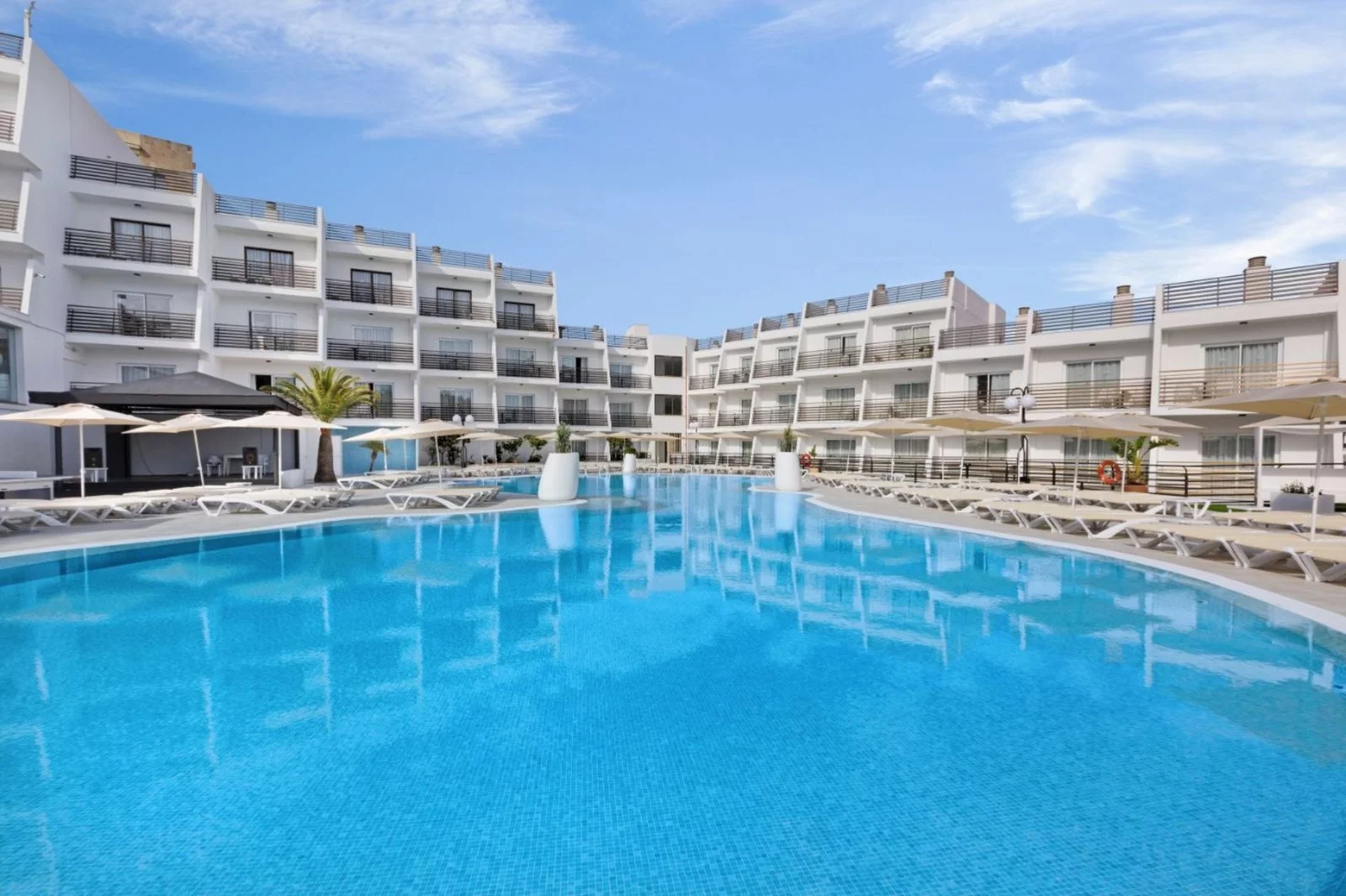 Hotel Palmanova Suites by Trh