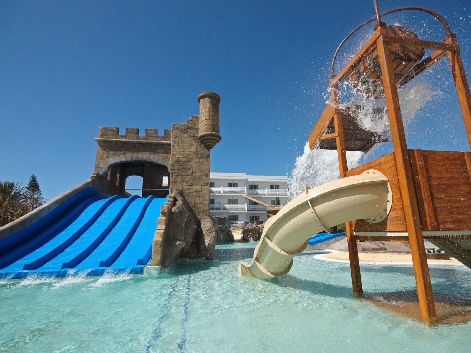 Hotel Pirates Village