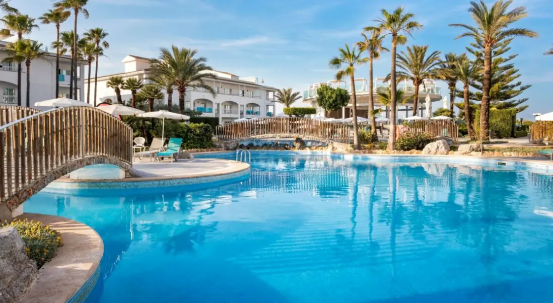 Basen w hotelu Playa Garden