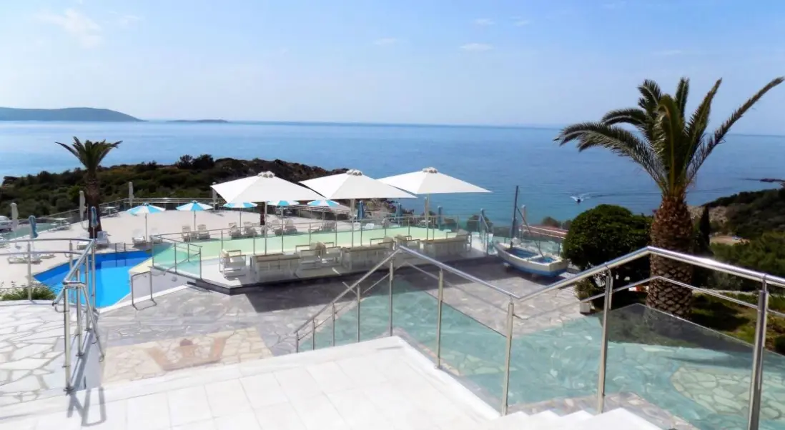 Basen w hotelu Princessa Riviera Resort