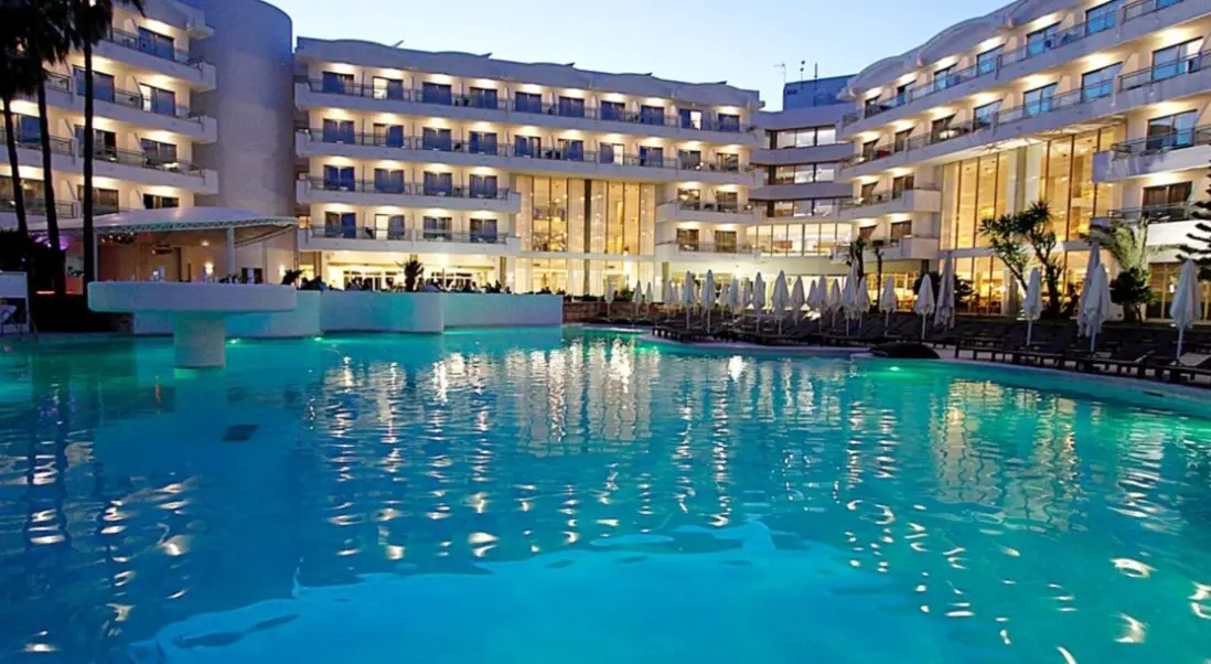 Basen w hotelu Rei del Mediterrani