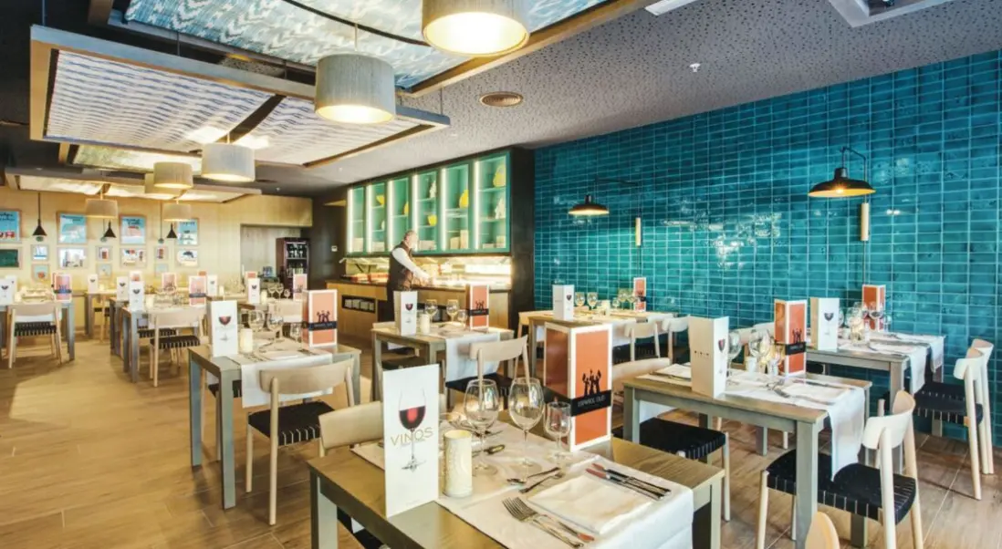 Restauracja i jedzenie w hotelu Riu Festival