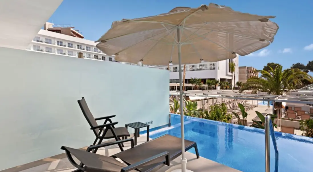 Basen w hotelu Riu Playa Park