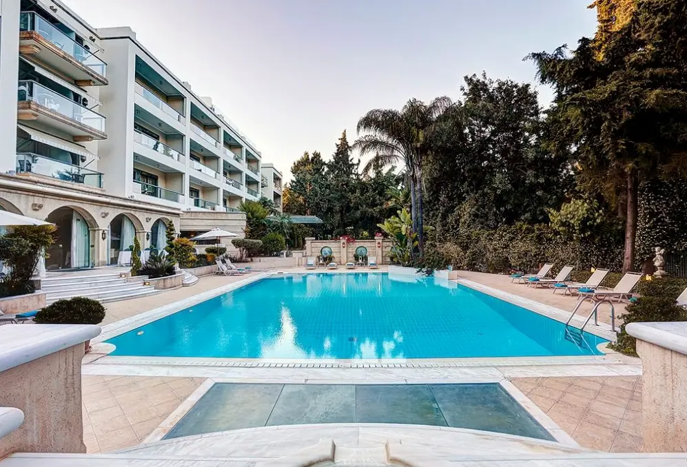 Basen w hotelu Rodos Park Suites & Spa