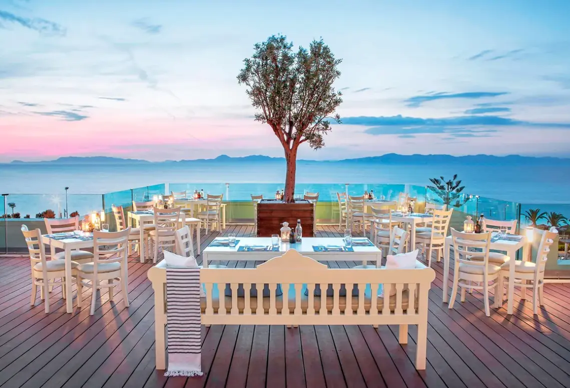 Plaża przy hotelu Sheraton Rhodes Resort