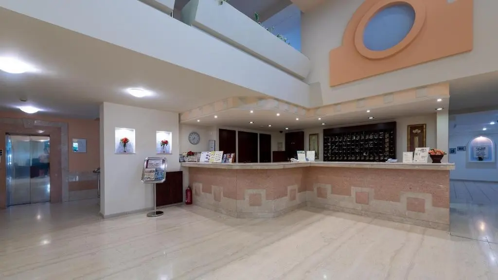 Sirene Beach — SIRENE BEACH