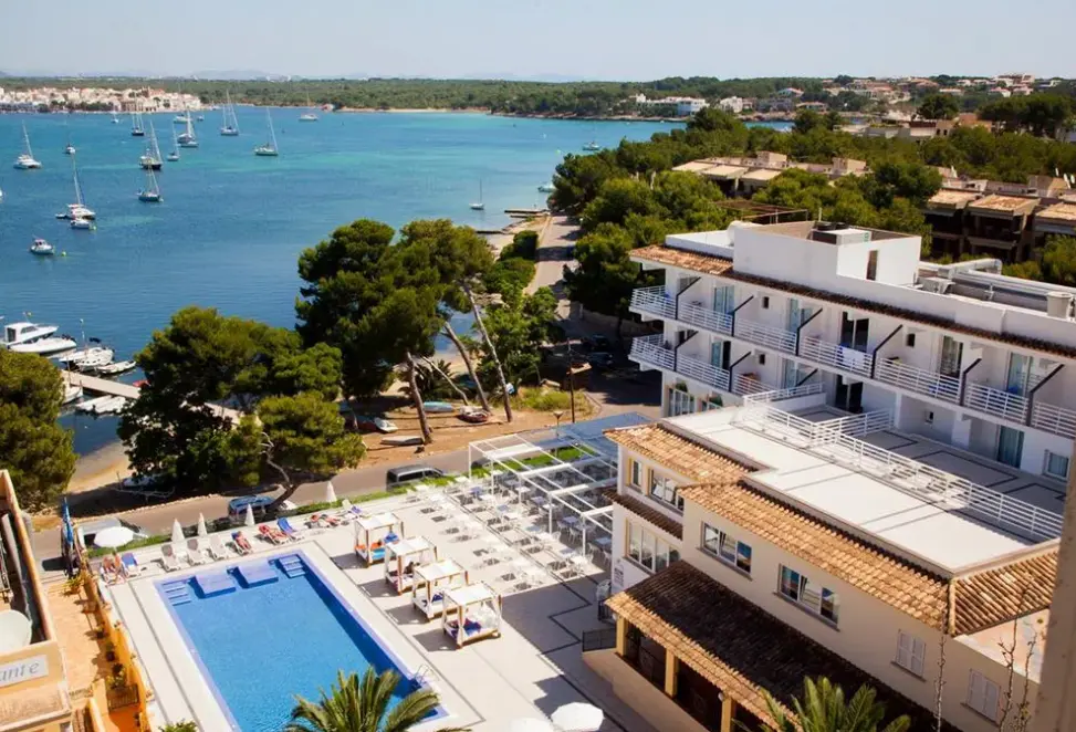 Plaża przy hotelu Smy Vistamar Portocolom