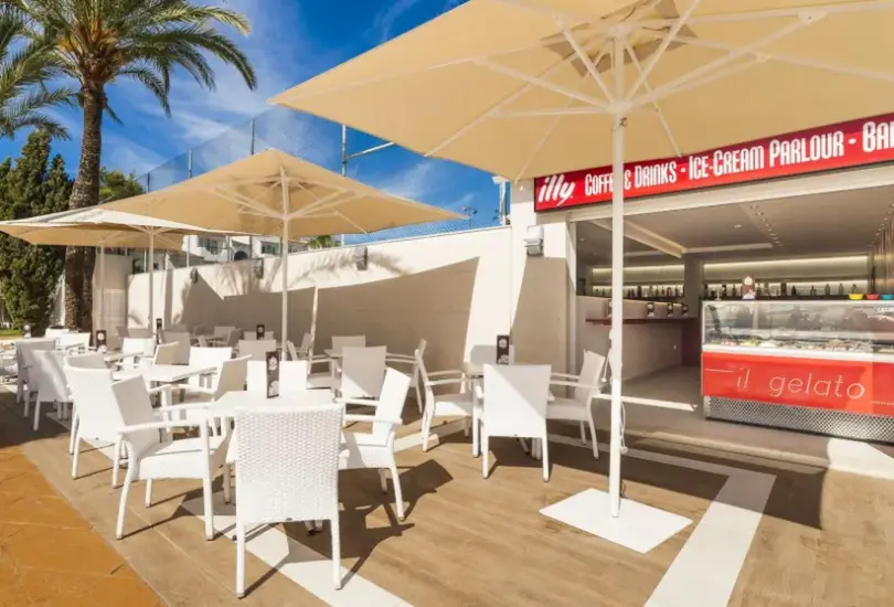 Restauracja i jedzenie w hotelu SplashWorld Globales Bouganvilla