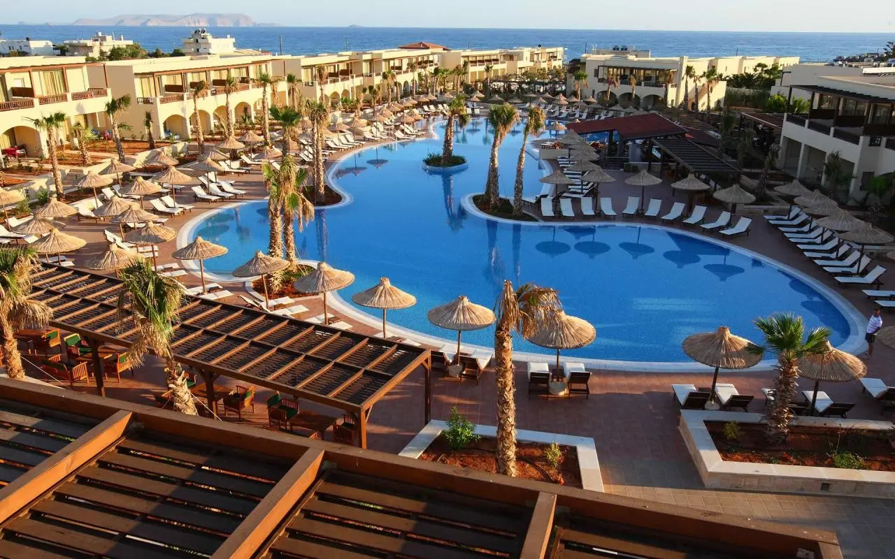 Basen w hotelu Stella Apartments