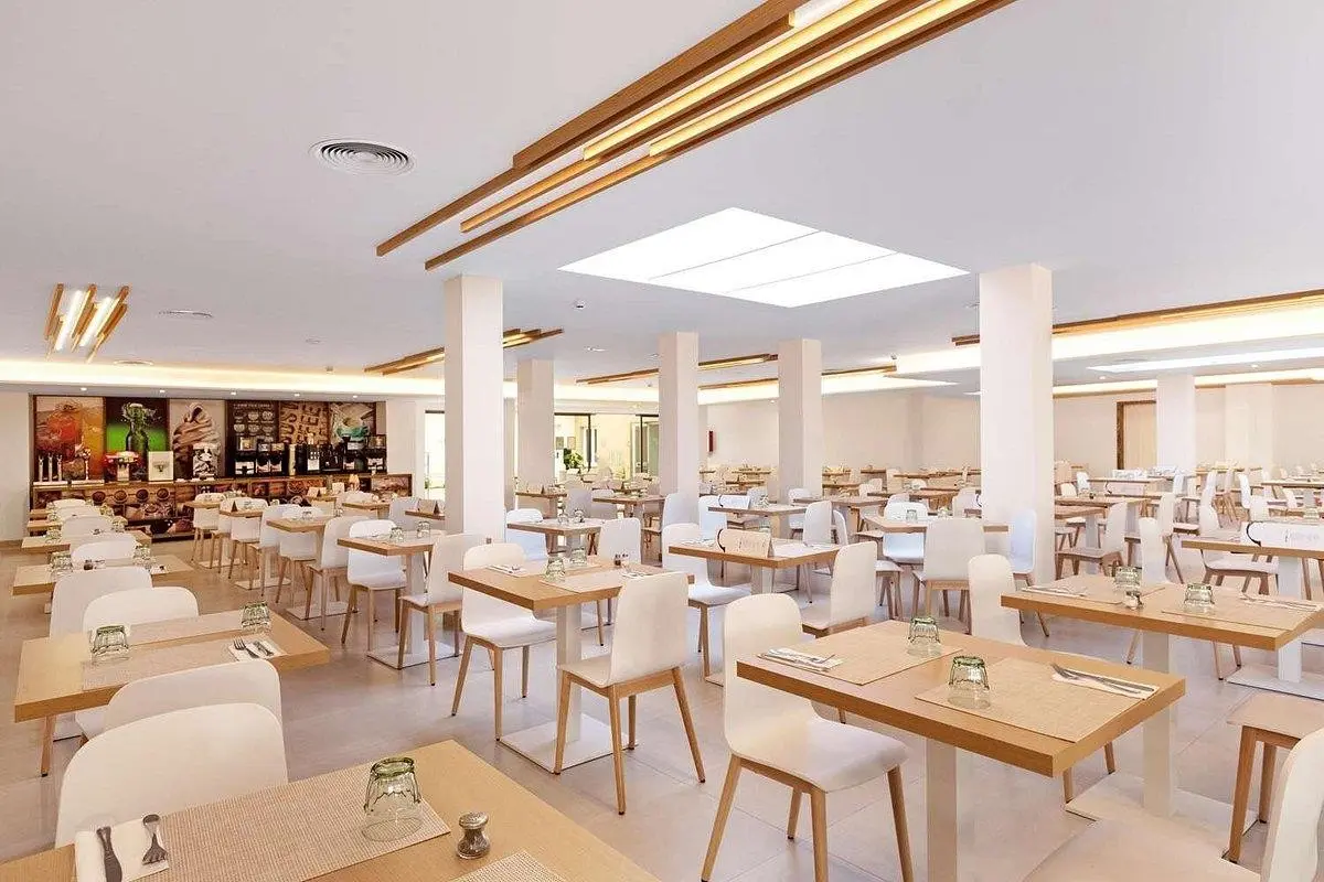 Restauracja i jedzenie w hotelu Thb Cala Lliteras
