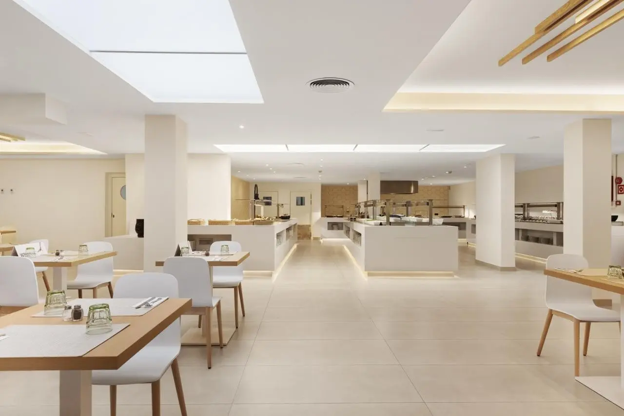 Restauracja i jedzenie w hotelu Thb Cala Lliteras