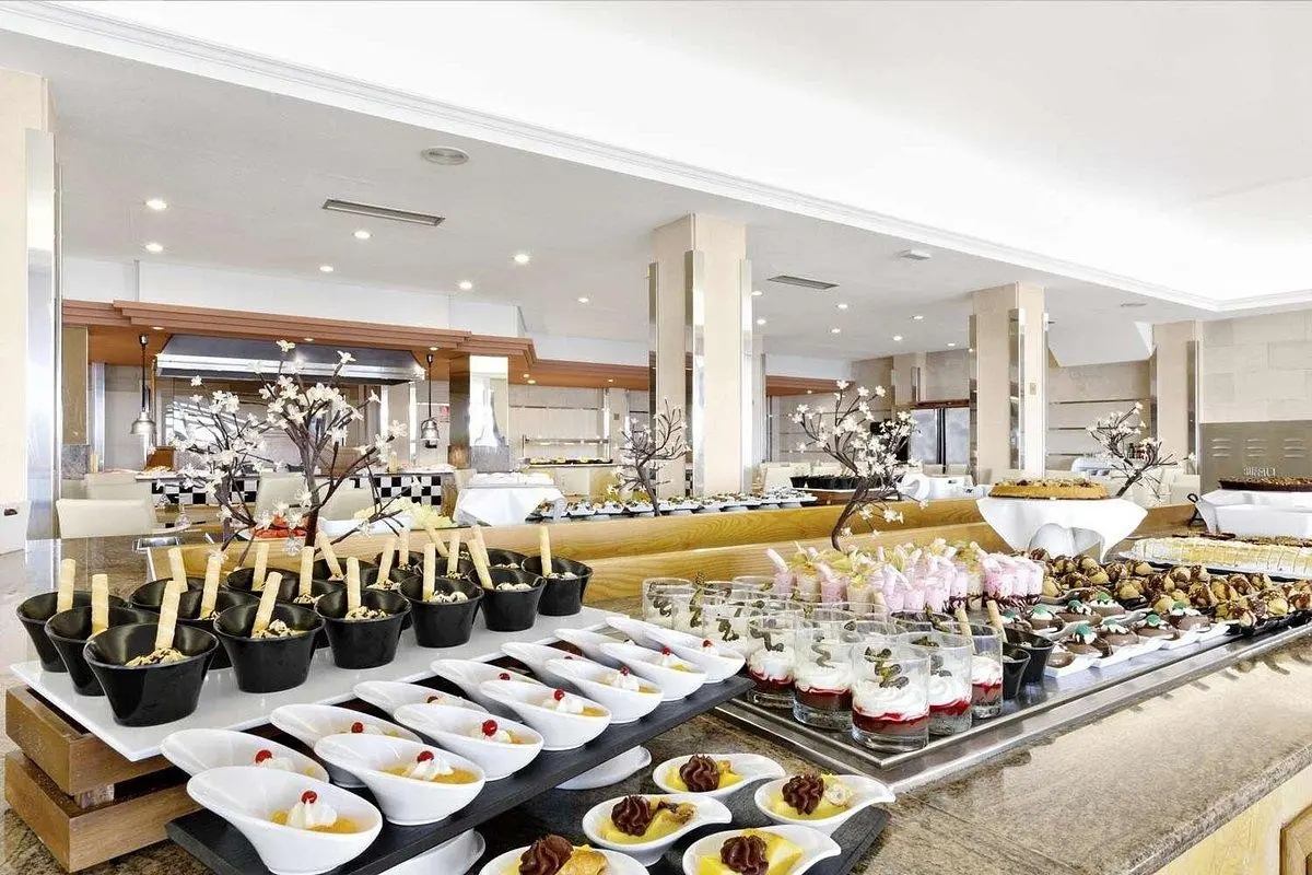 Restauracja i jedzenie w hotelu Thb El Cid